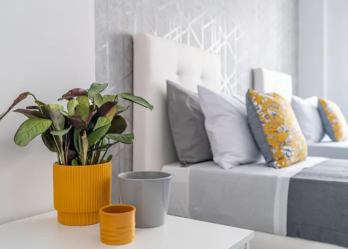 Bella Road Apartment Rom